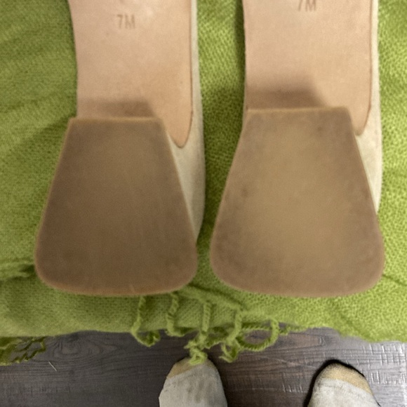 DONALD J PLINER BATE Jewled buckle Tan suede slides size 7 - Picture 9 of 10